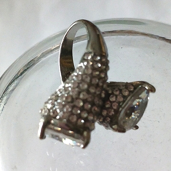 UNIQUE ROUND/OVAL RING SIZE 8 - Picture 5 of 7